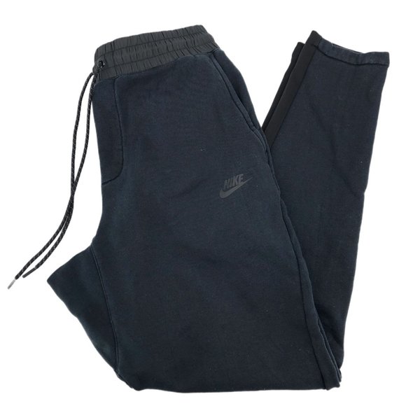 Nike Black High Rise Athletic Fit SweatpantsTapered Leg Style